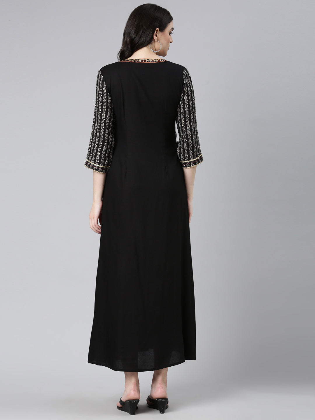 Neeru's Black Straight Casual Printed Gown