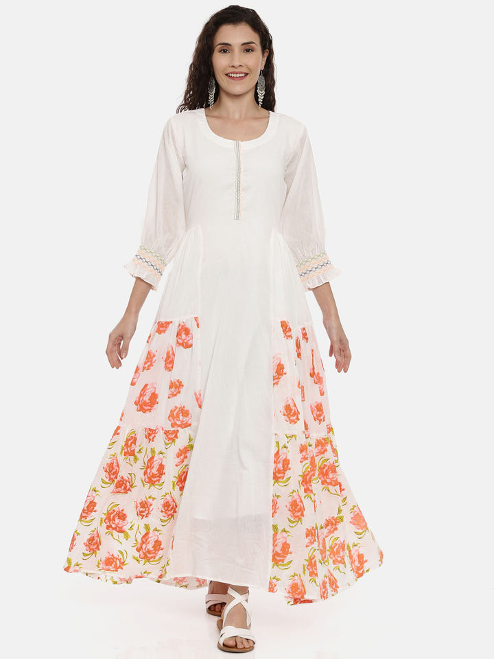 Neerus White floral thread embroidered kurta - front view