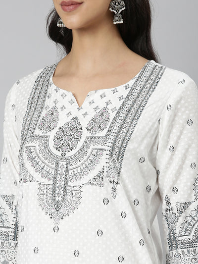 Neerus Black Casual Floral Straight Kurtas