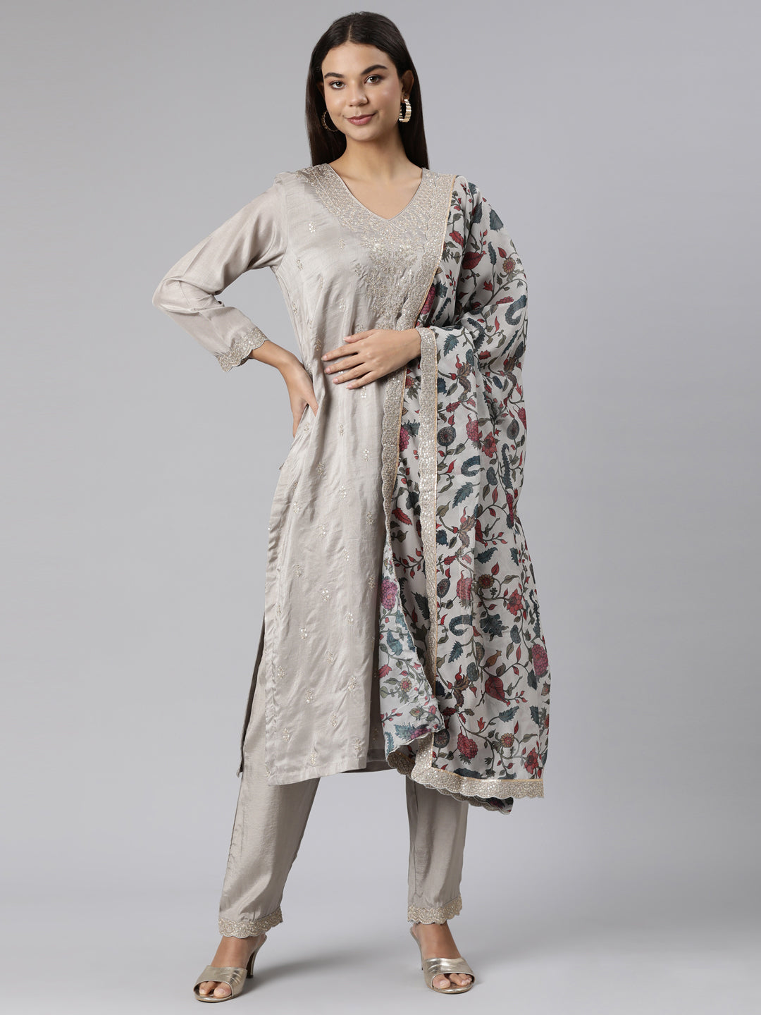 Neerus Grey shantoon printed suit set - detail view 1