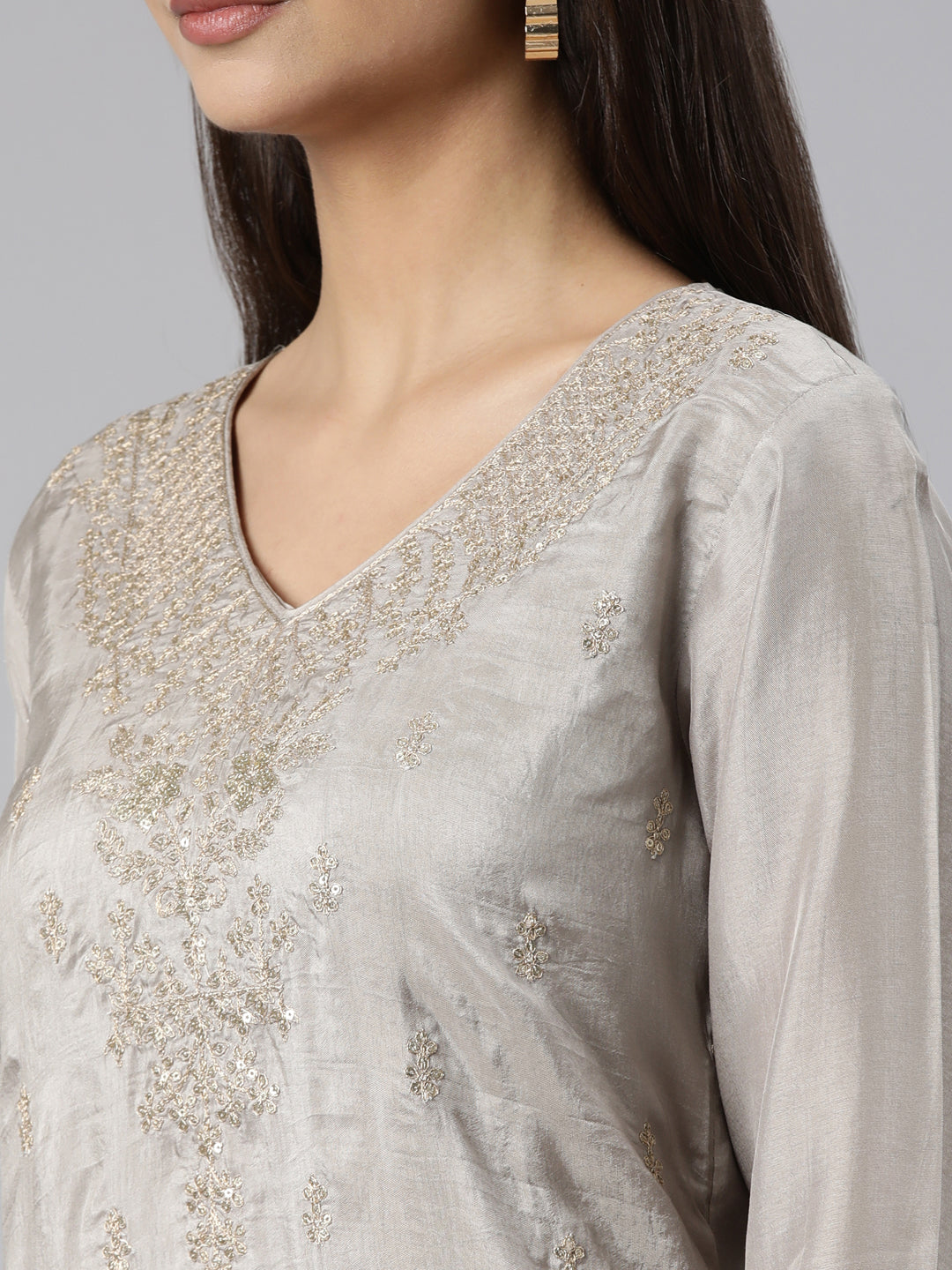 Neerus Grey shantoon printed suit set - detail view 2