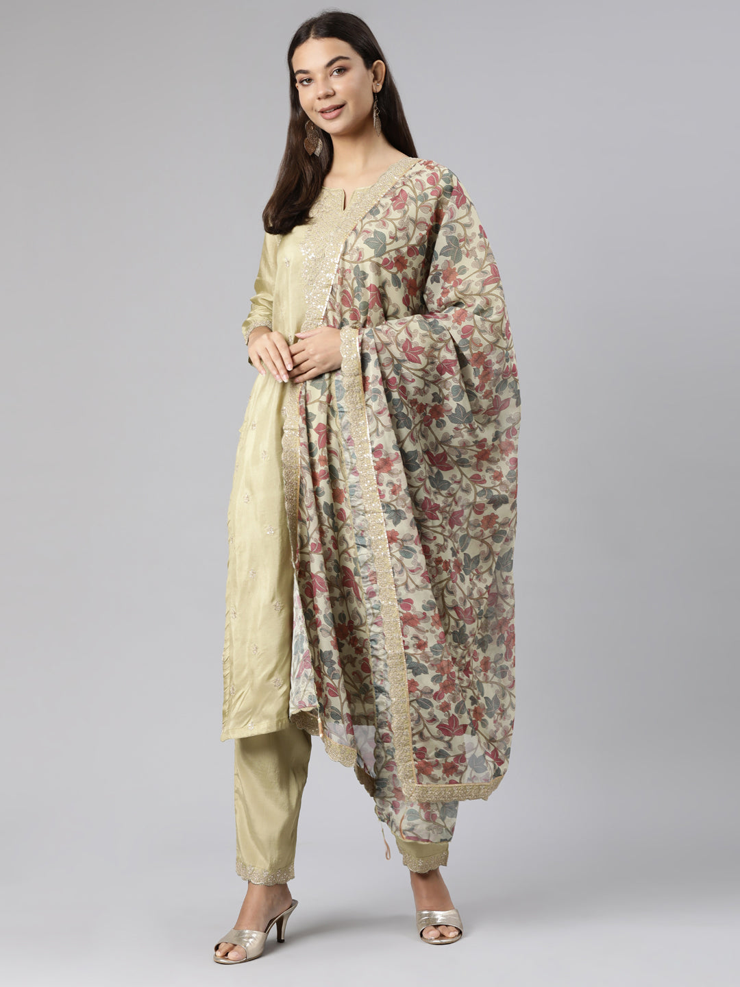 Neerus Green printed floral straight suit set - detail view 3