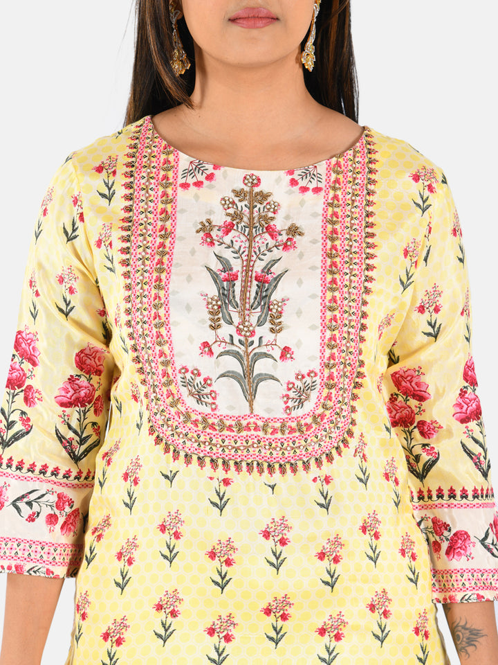 Neerus Yellow floral printed straight kurta - detail view 1