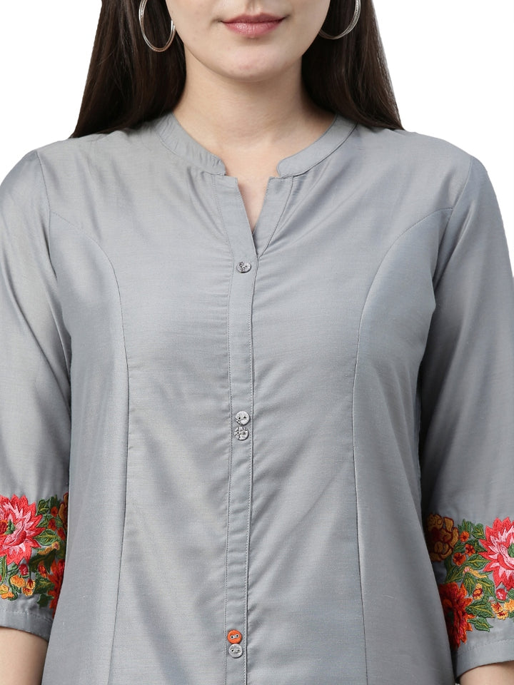 Neerus Grey muslin printed kurta set with floral trouser - detail view 1