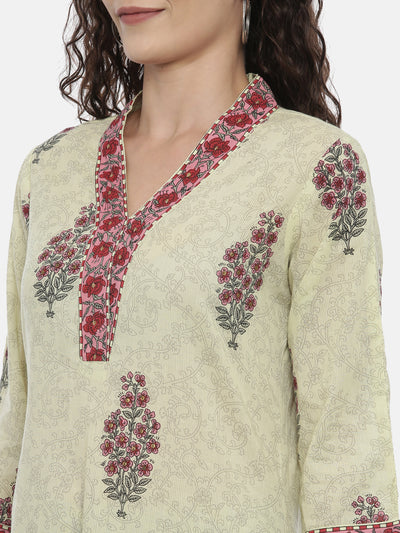 Neerus Women Green  Red Printed Kurta with Trousers