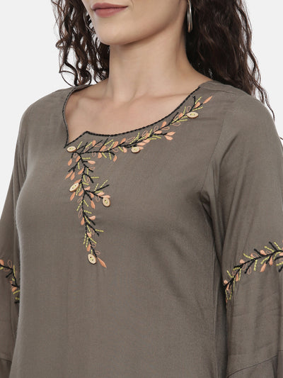 Neerus Olive Green Floral Embroidered Flared Sleeves Thread Work Kurta