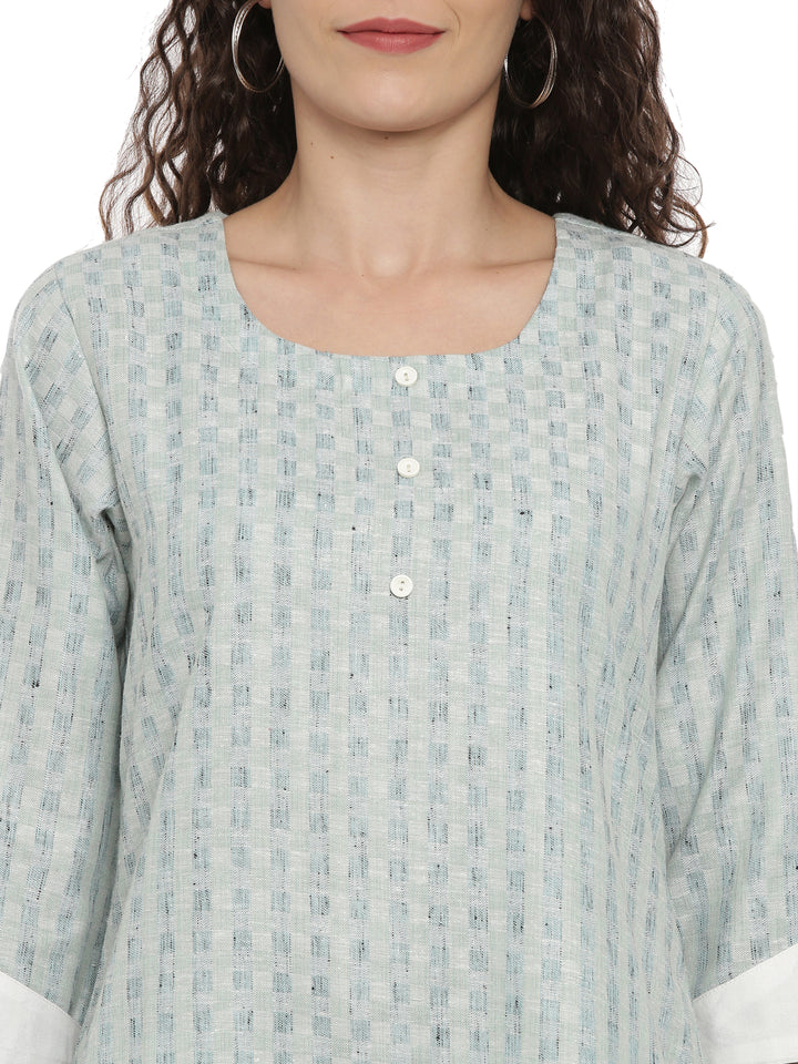 Neerus Green cotton printed straight kurta - detail view 1