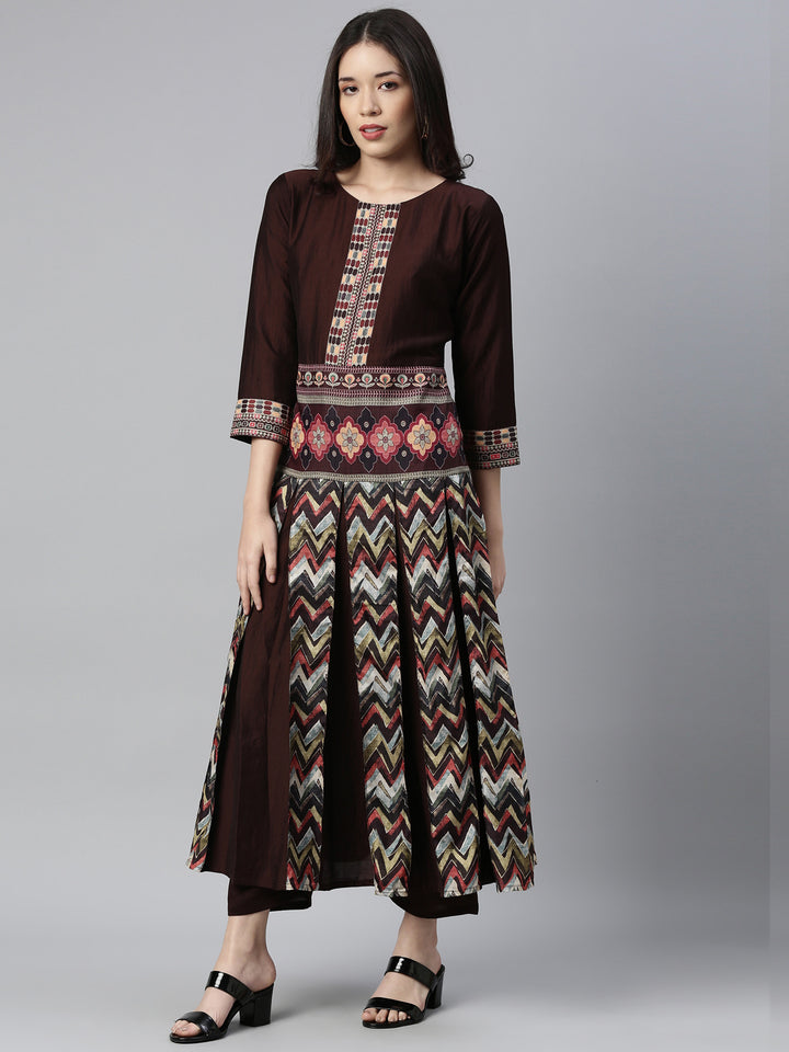 Neerus Brown silk printed panelled kurta set - back view