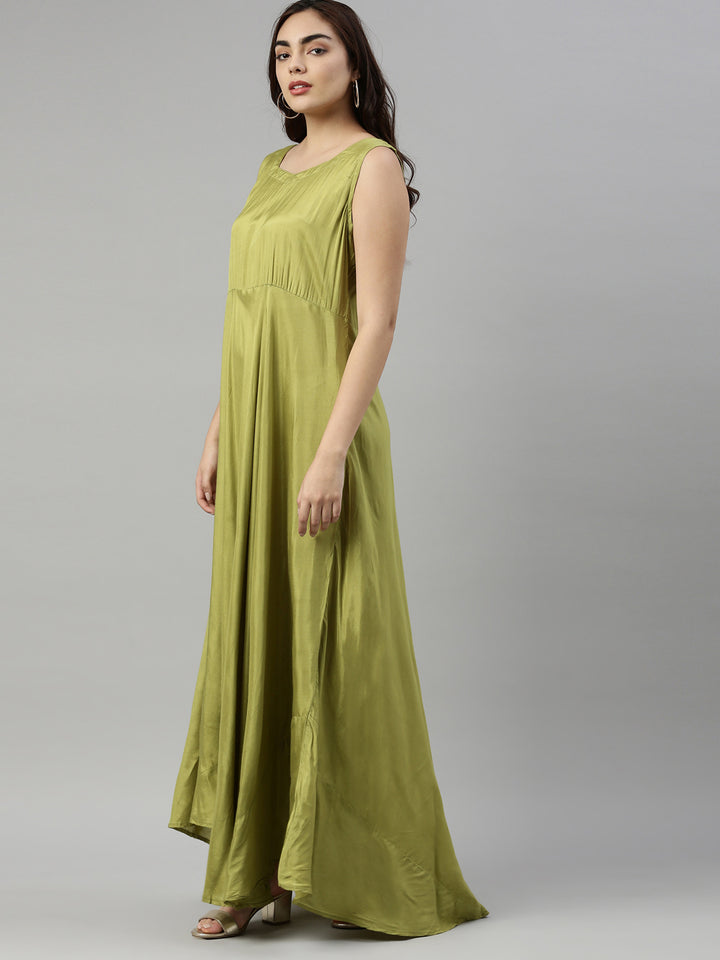 Neerus Women Green Dyed Thread Work Anarkali Kurta