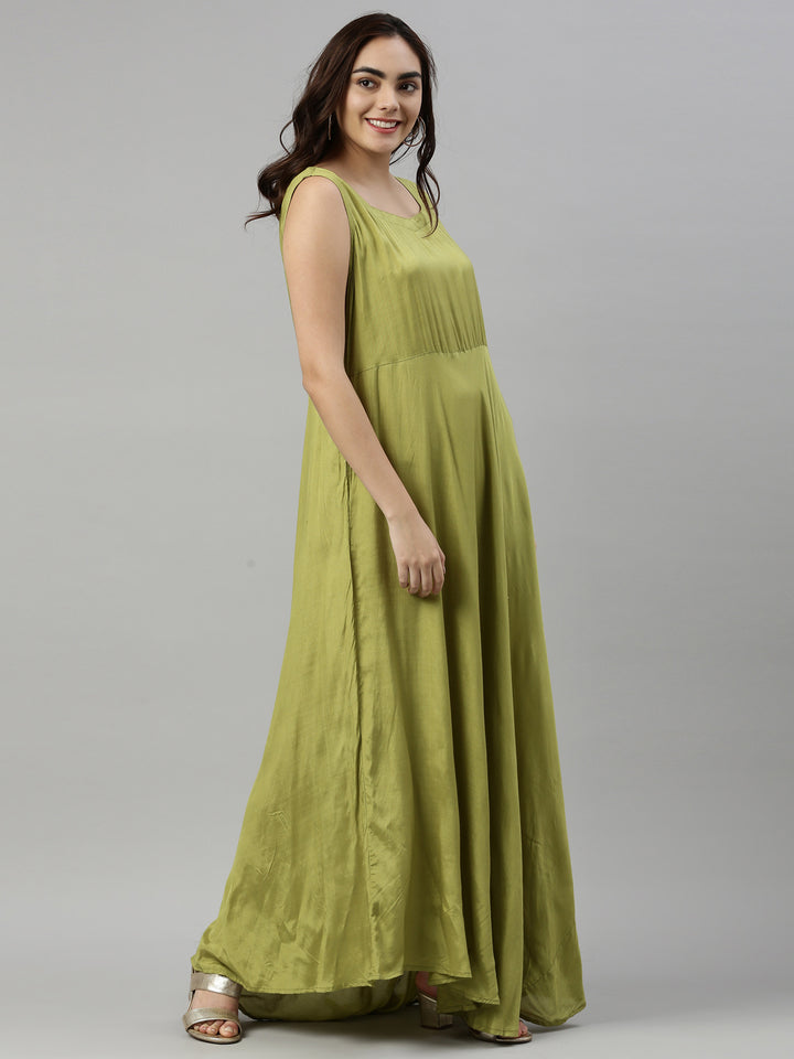 Neerus Women Green Dyed Thread Work Anarkali Kurta