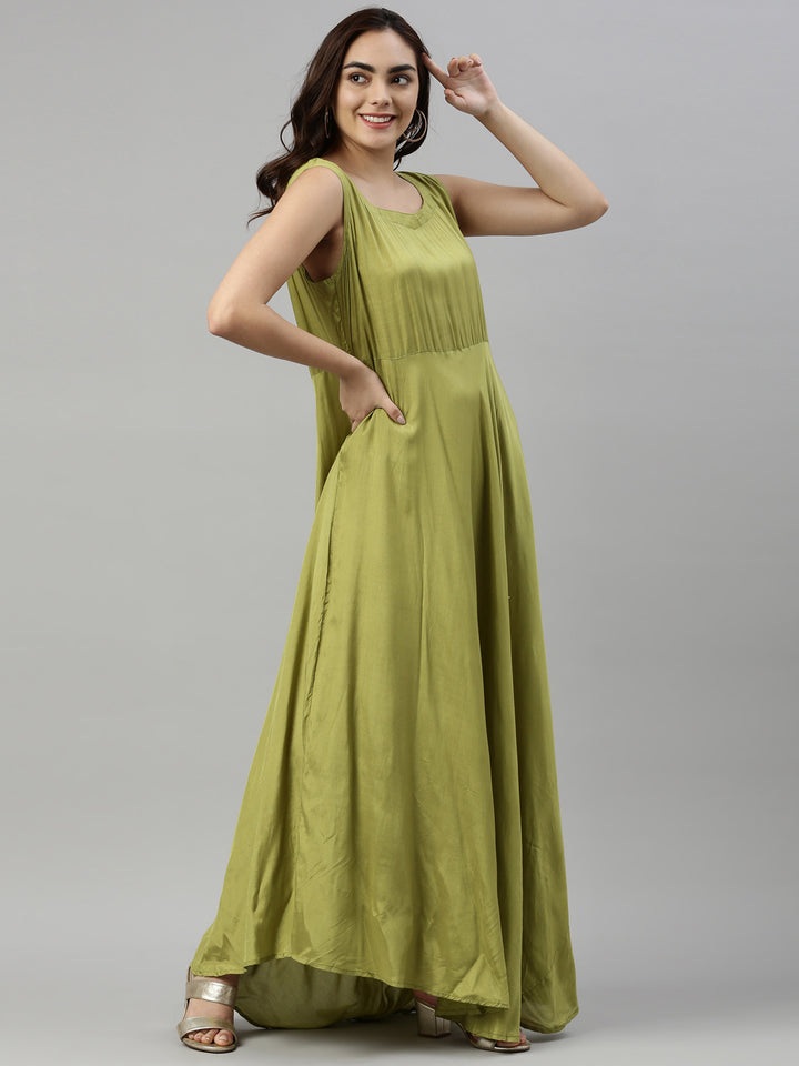 Neerus Women Green Dyed Thread Work Anarkali Kurta