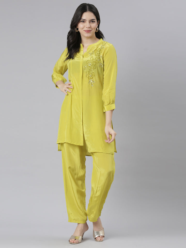 Neerus Green solid straight kurta set with trouser - detail view 3