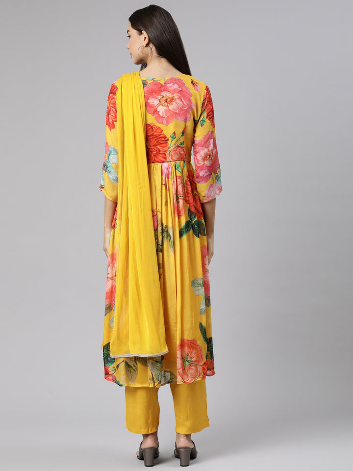 Neerus Yellow solid straight suit set - side view