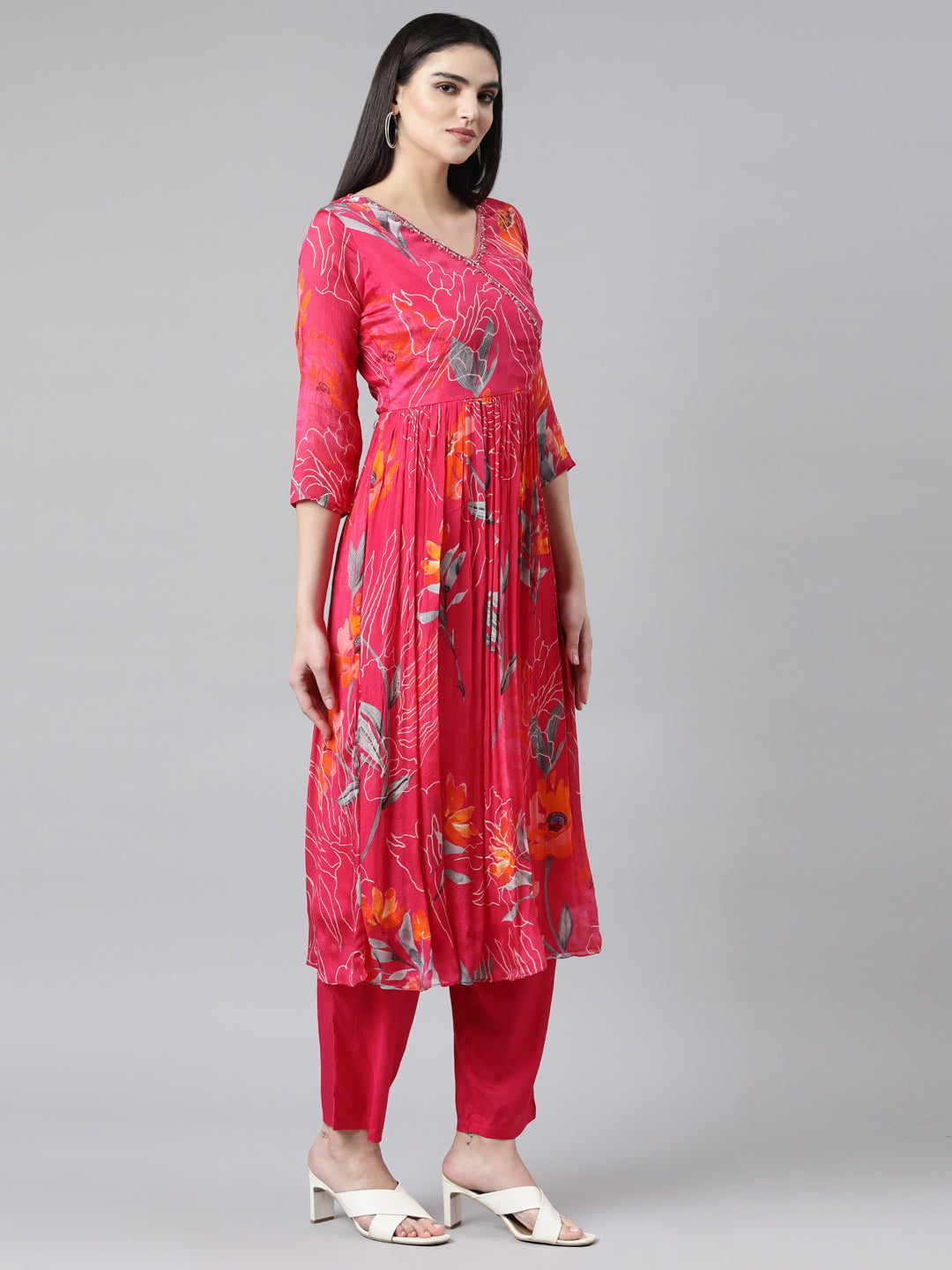 Neerus Pink printed floral straight suit set - back view