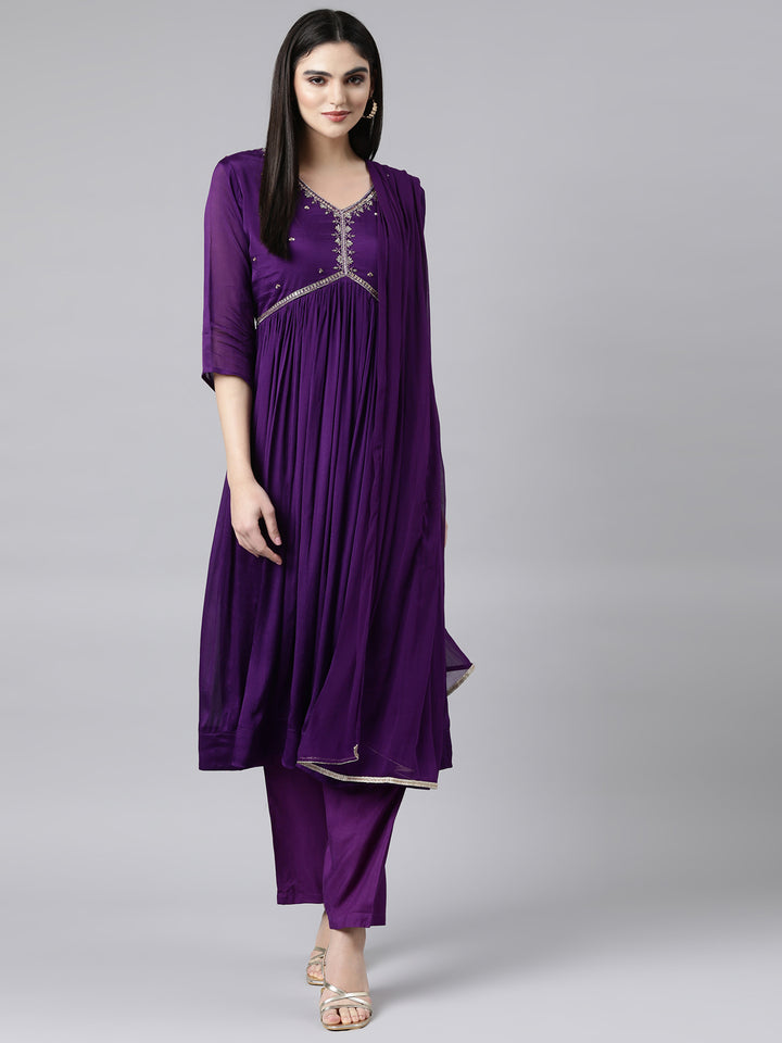 Neerus Purple solid pleated straight suit set - detail view 2