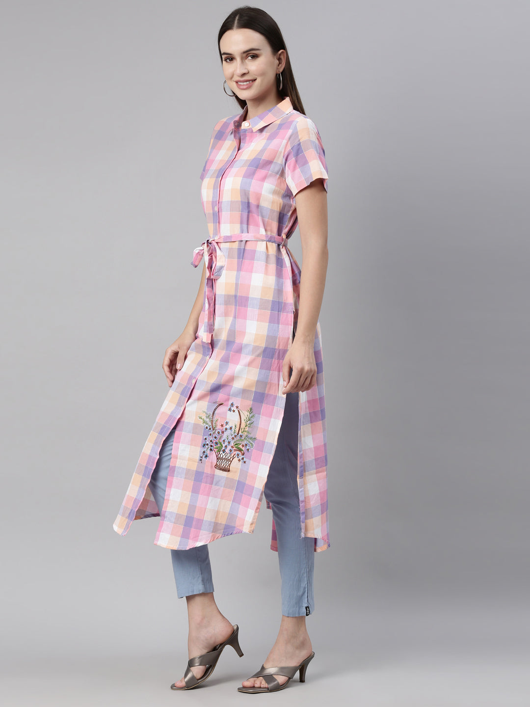 Neerus Women Pink Checked Thread Work Kurta