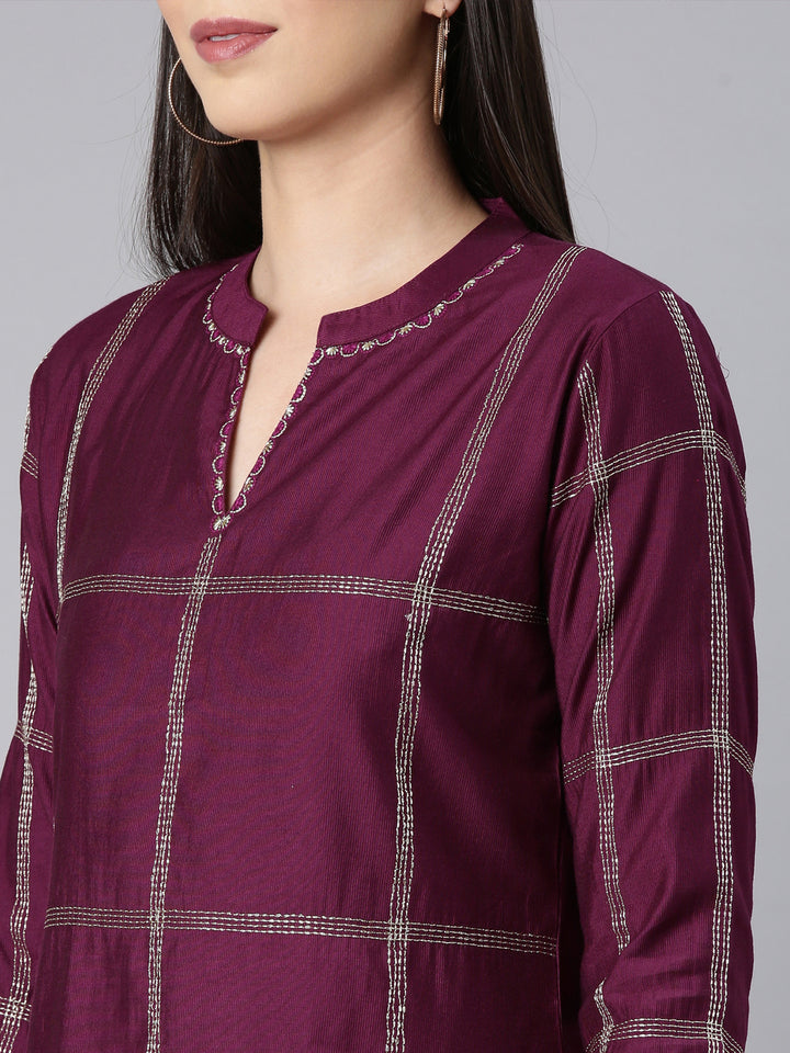 Neerus Maroon Straight Casual Solid Straight Kurta