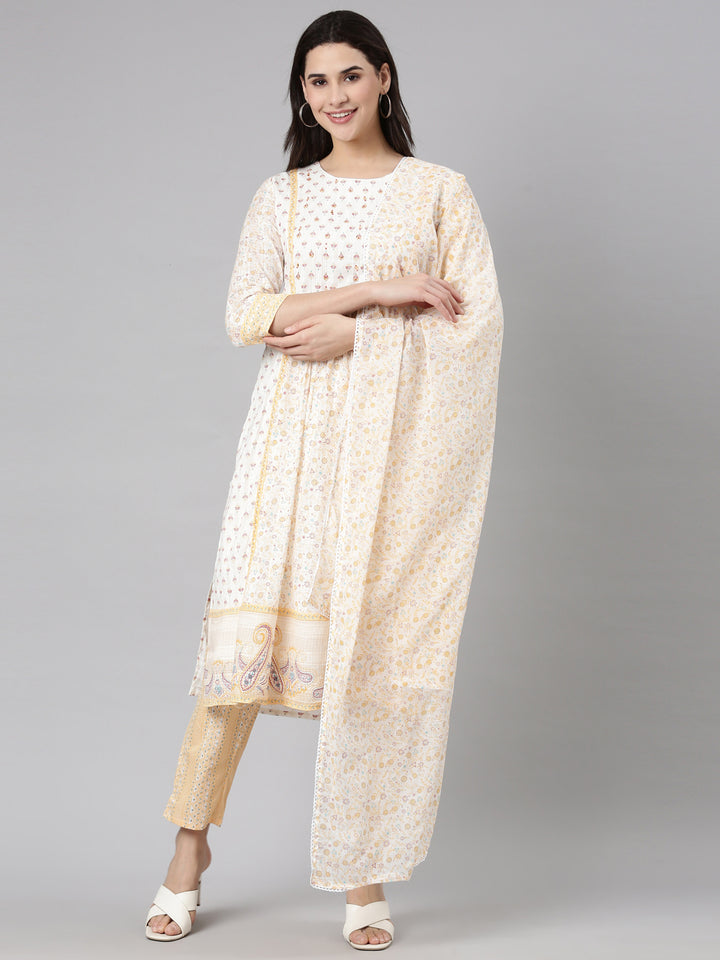 Neerus White cotton printed suit set - front view