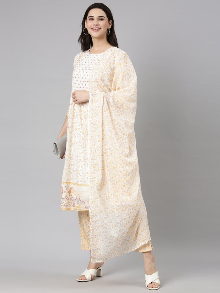 Neerus White cotton printed suit set - detail view 2