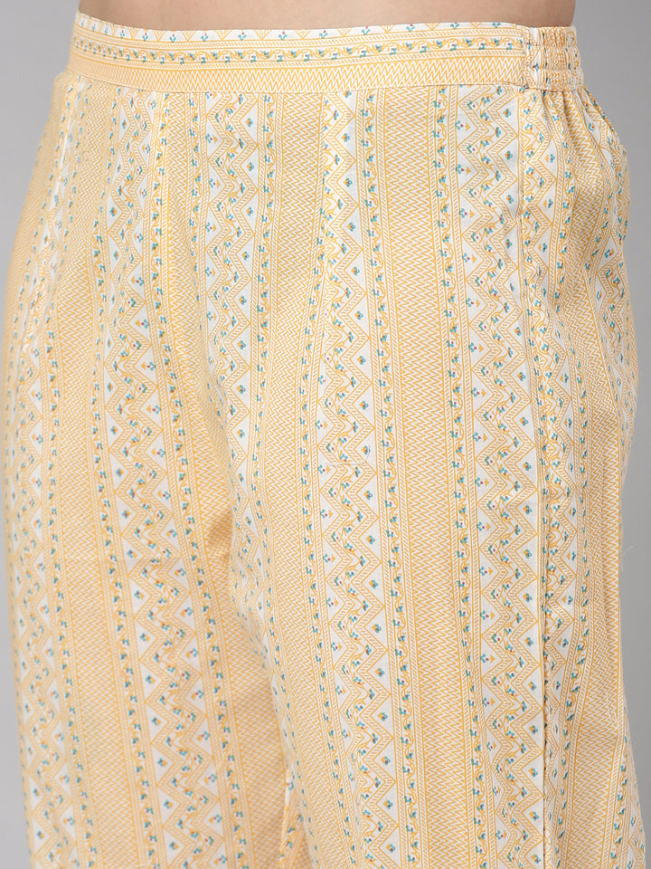 Neerus White cotton printed suit set - detail view 3