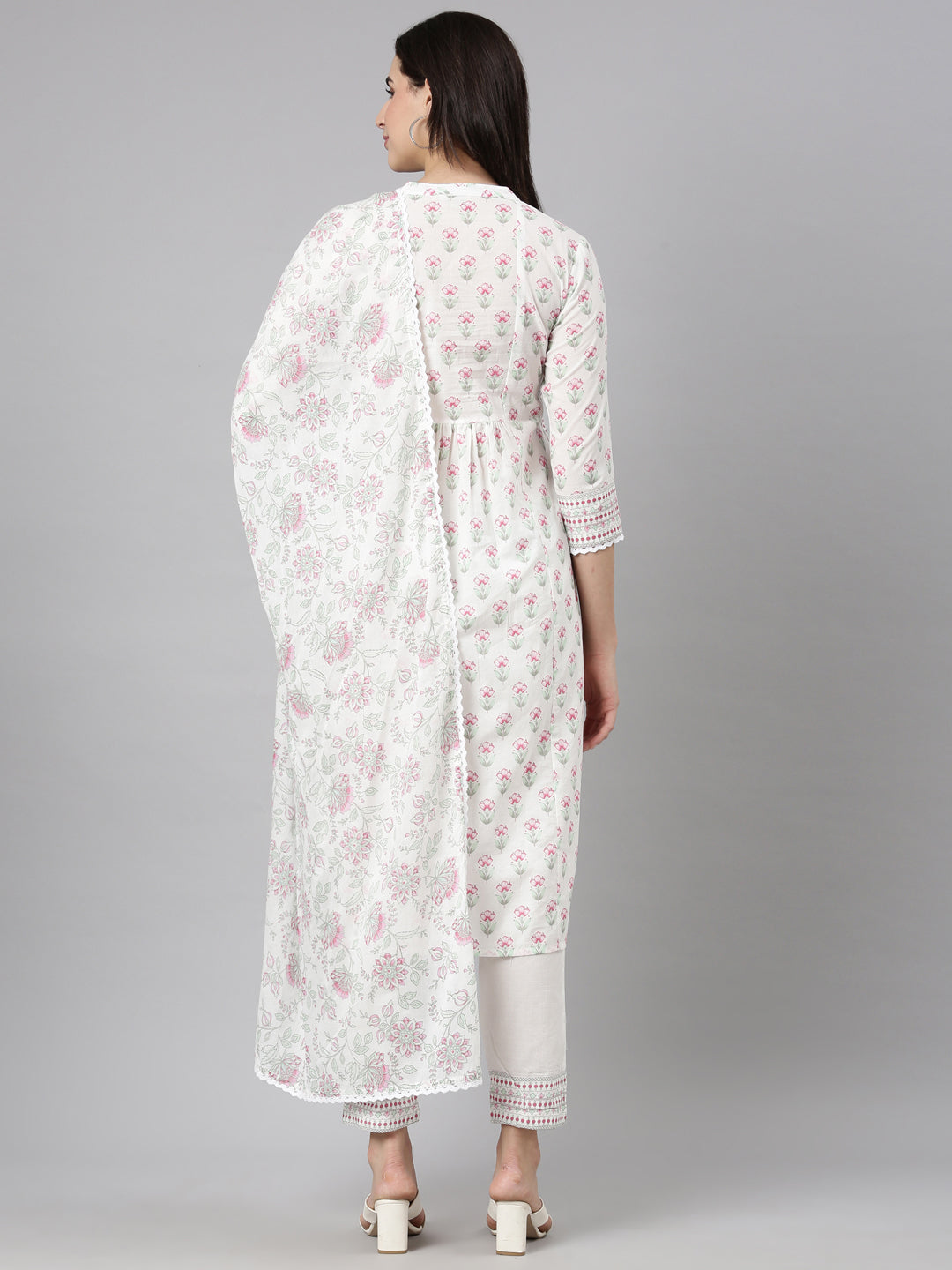 Neerus Pink cotton printed suit set - side view
