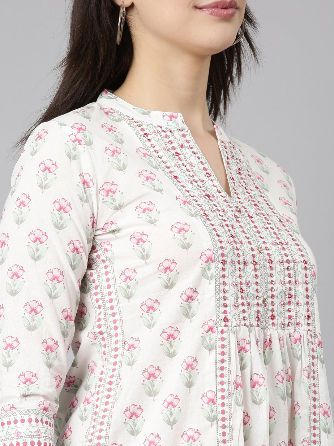 Neerus Pink cotton printed suit set - detail view 1