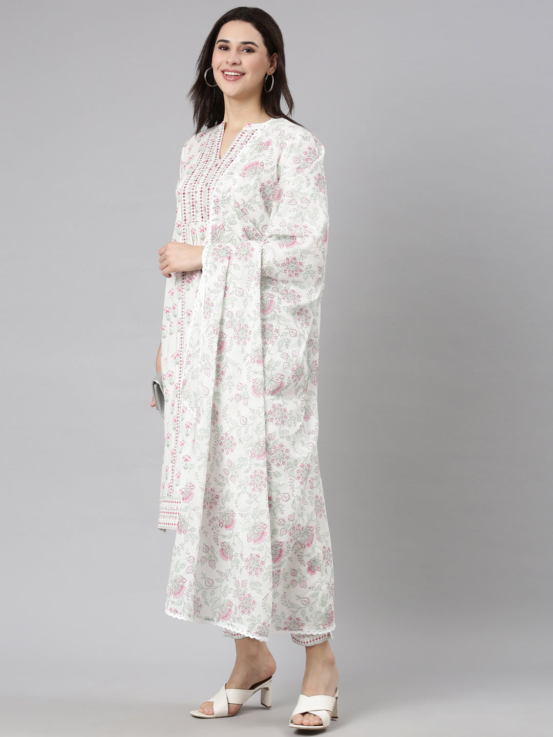 Neerus Pink cotton printed suit set - detail view 2