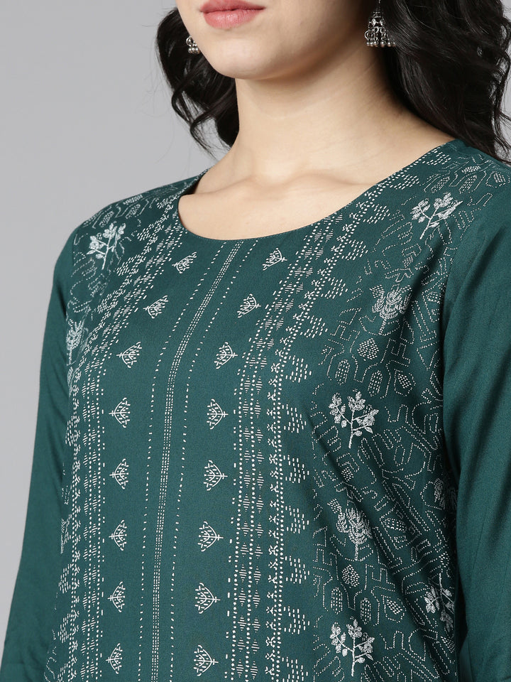 Neerus Green Regular Straight Printed Kurta