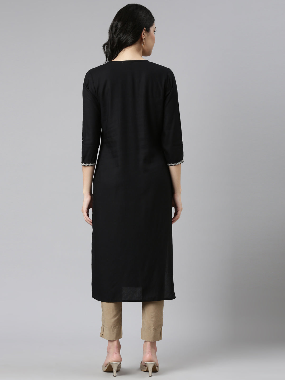 Neerus Black Regular Straight Embroidered Kurta