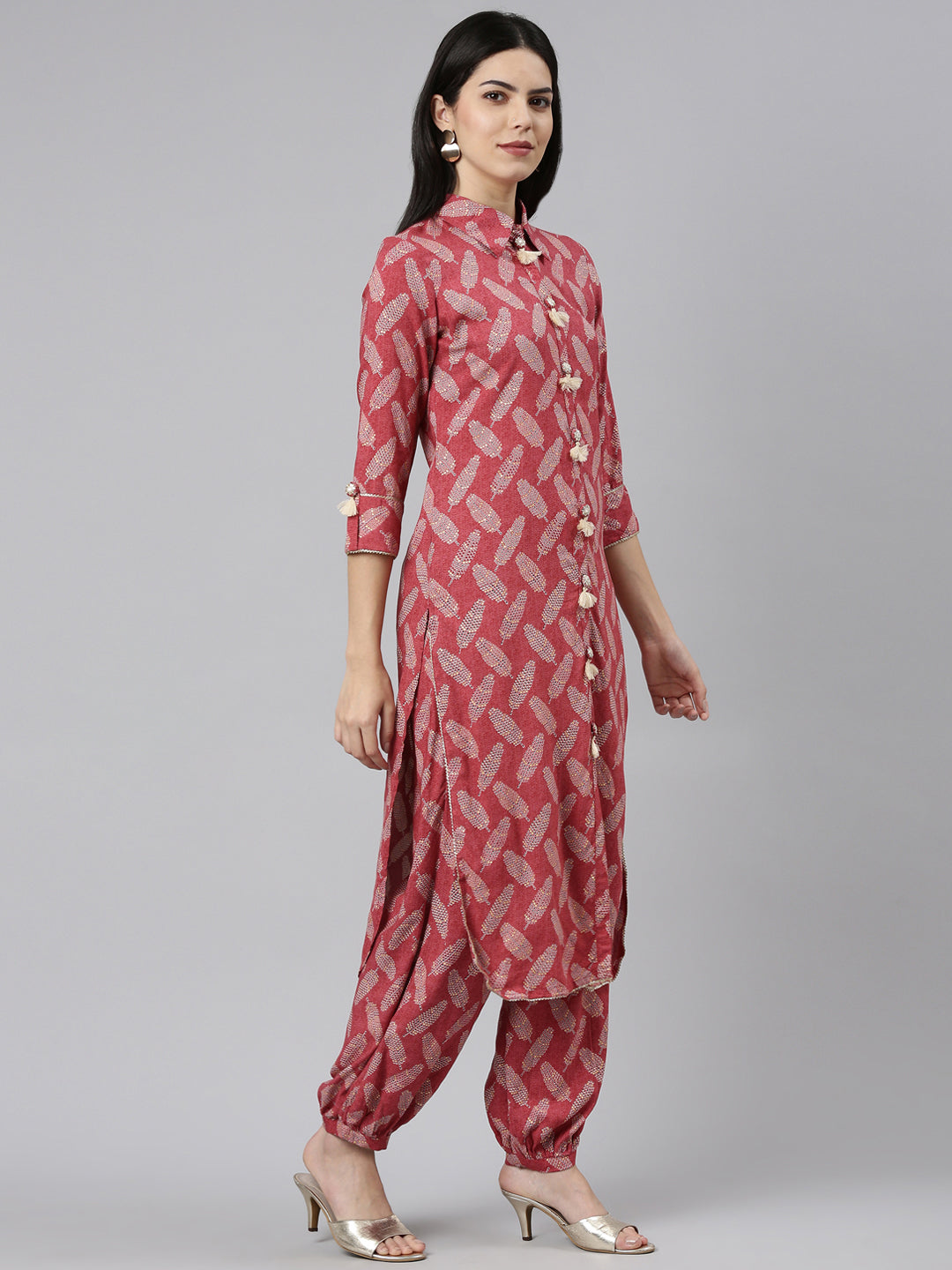 Neerus Maroon rayon printed straight kurta set - back view