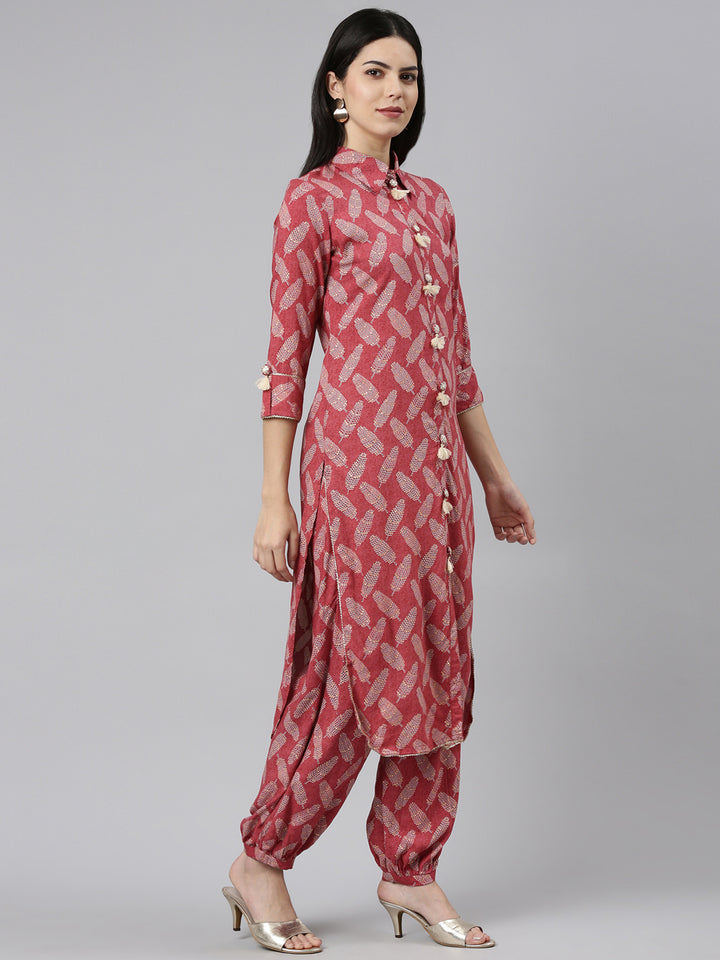 Neerus Maroon rayon printed straight kurta set - back view