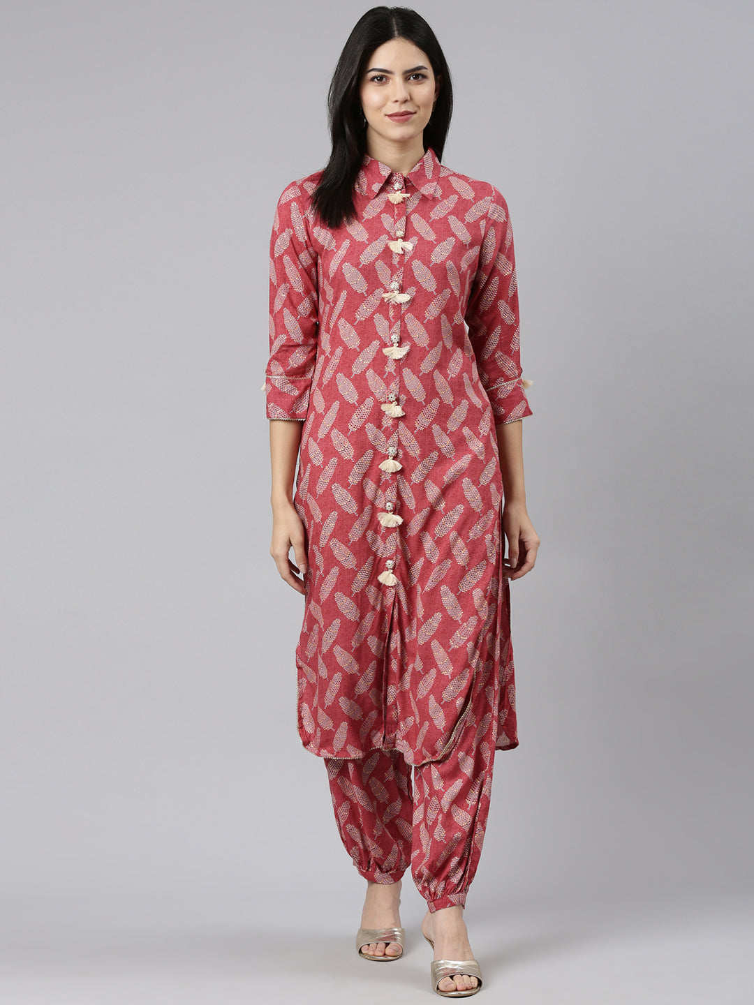 Neerus Maroon rayon printed straight kurta set - detail view 2