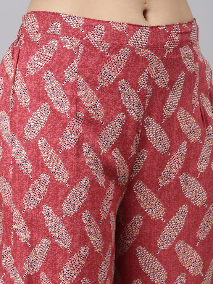 Neerus Maroon rayon printed straight kurta set - detail view 3