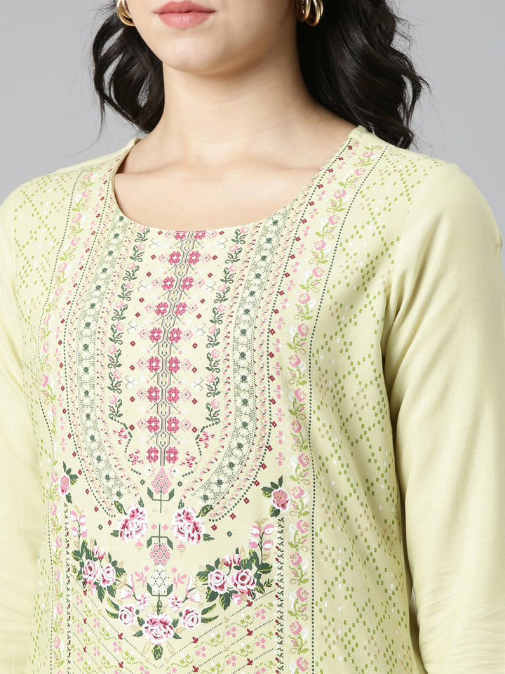 Neerus Green Regular Straight Printed Kurtas