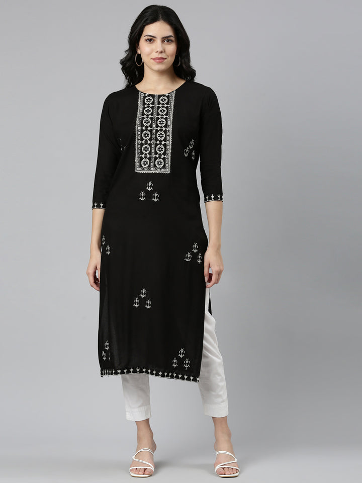 Neerus Black Regular Straight Embroidered Kurta