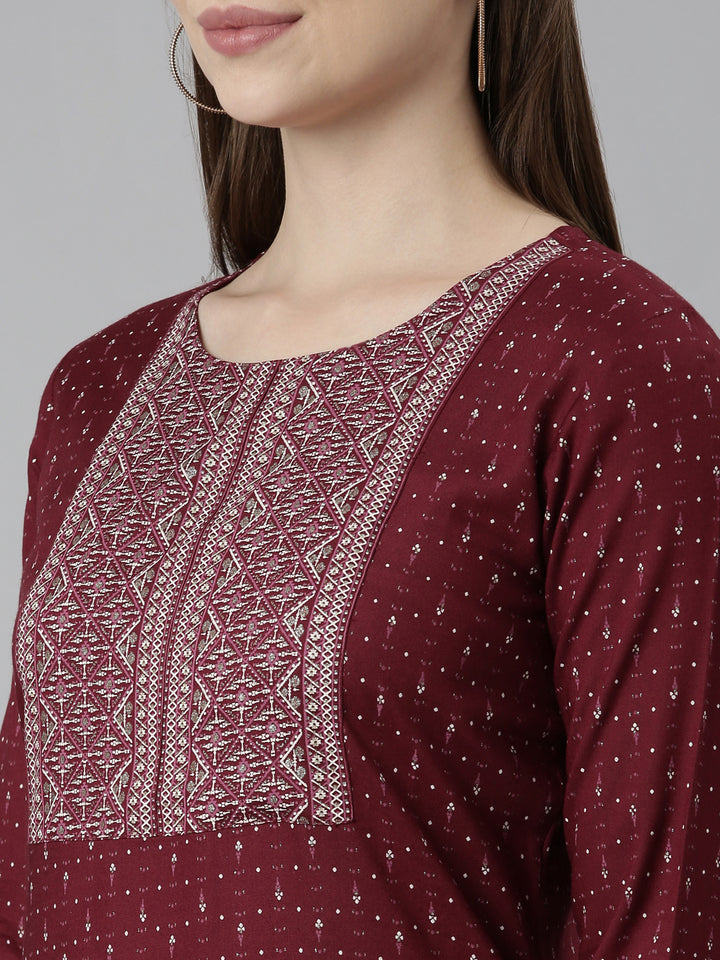Neerus Maroon bandhani printed straight kurti - detail view 1