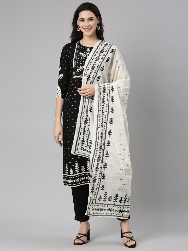Neerus Black Regular Straight Floral Kurta And  Trousers With Dupatta