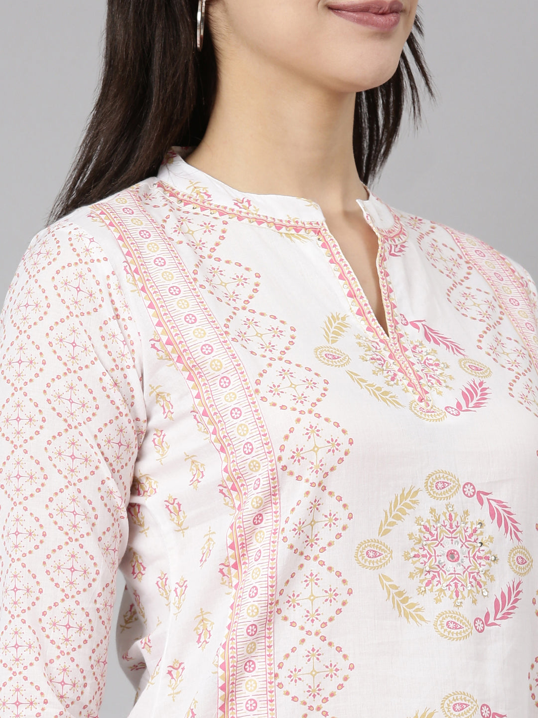 Neerus Pink cotton printed floral suit set - detail view 1