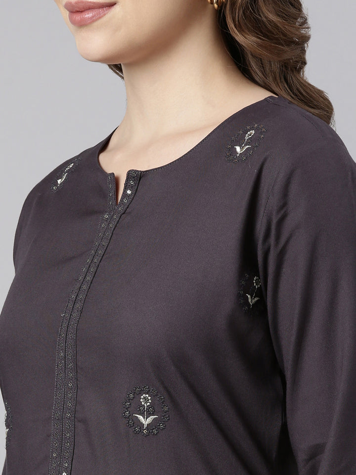 Neerus Grey printed floral straight kurti - detail view 1