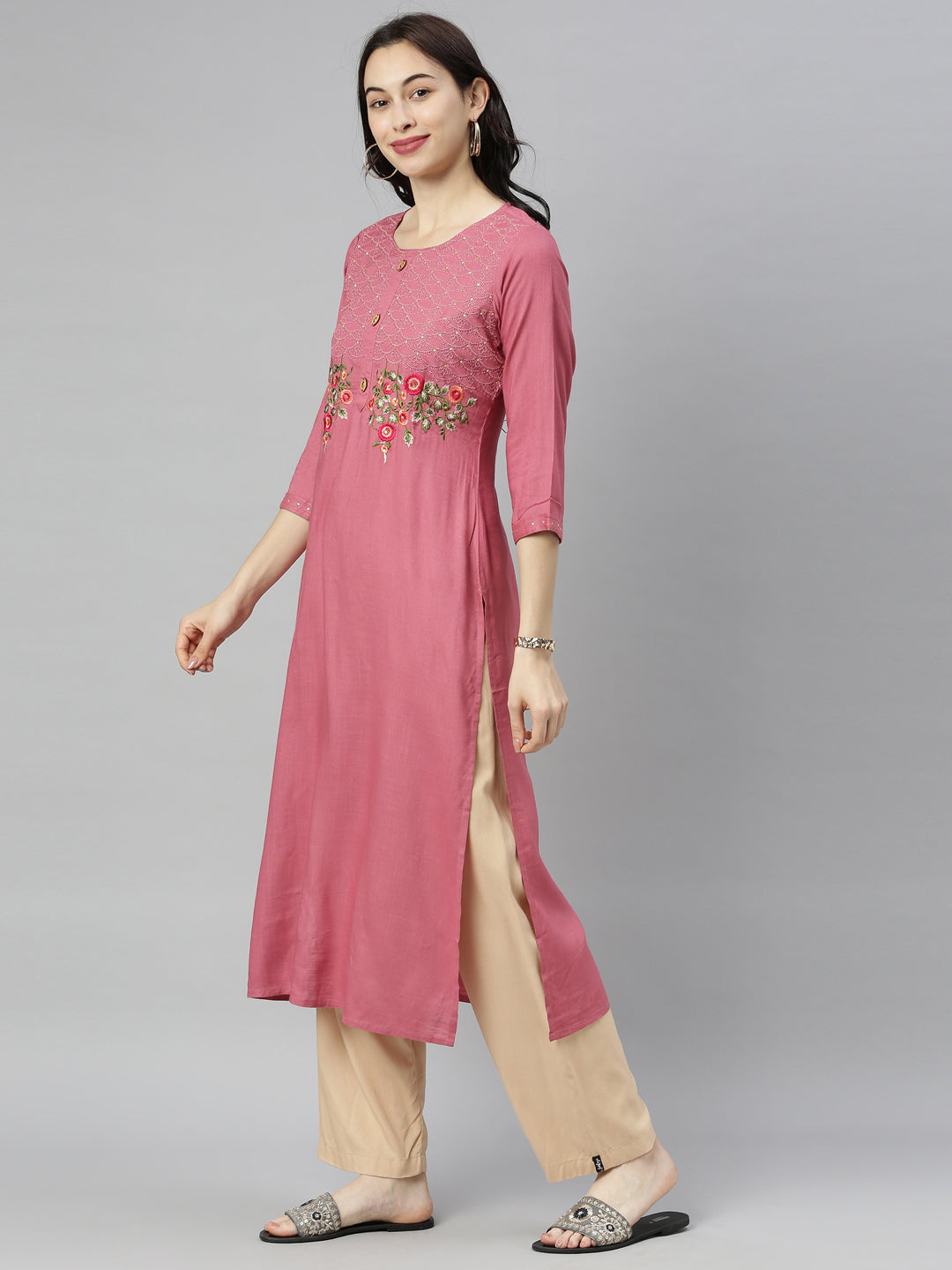 Neerus Women Peach-Coloured Floral Embroidered Thread Work Kurta