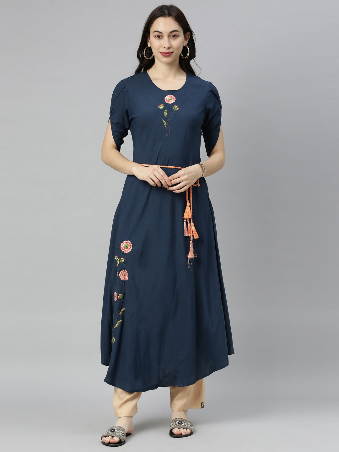 Neerus Women Navy Blue Thread Work Anarkali Kurta