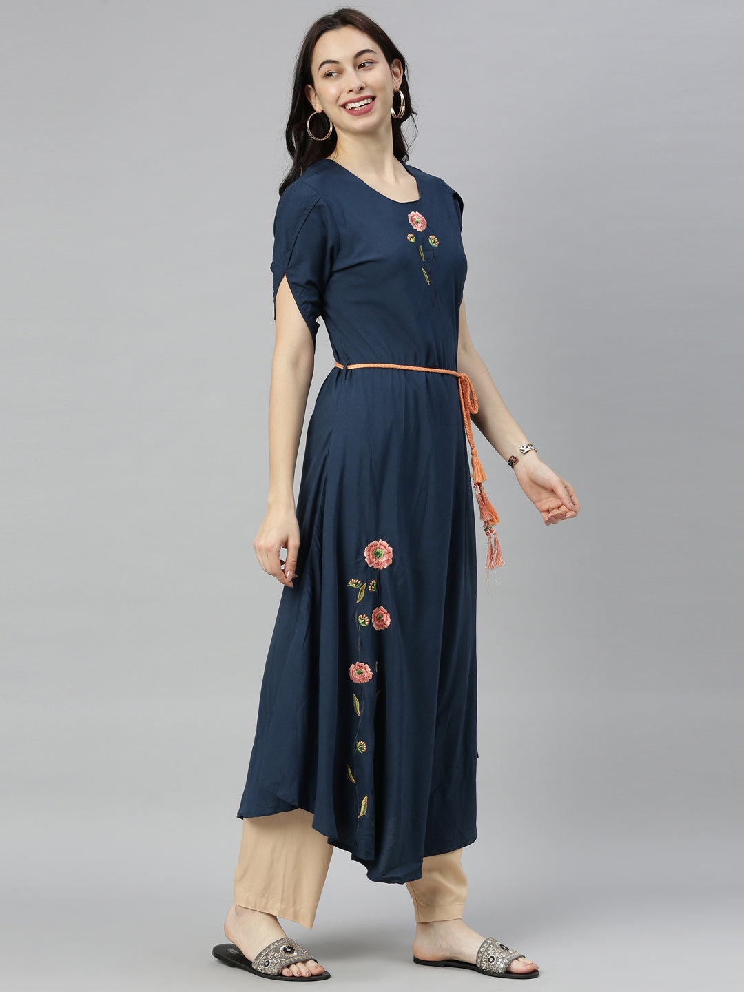 Neerus Women Navy Blue Thread Work Anarkali Kurta