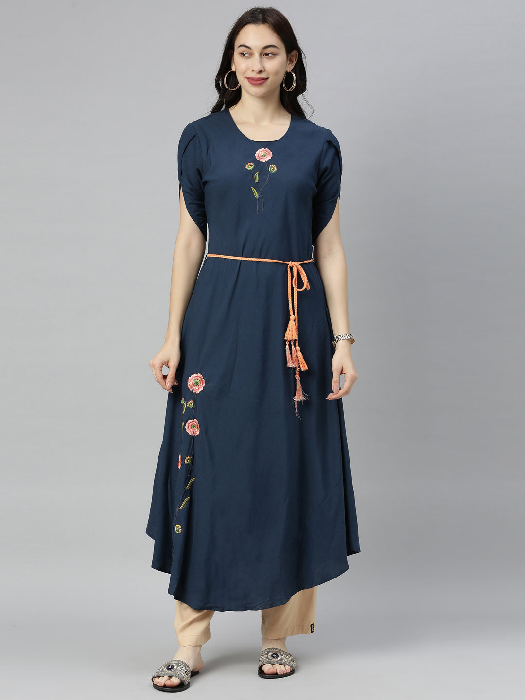 Neerus Women Navy Blue Thread Work Anarkali Kurta