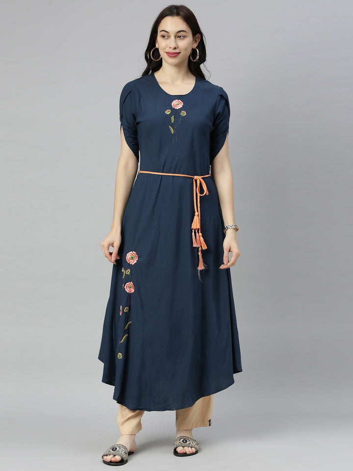 Neerus Women Navy Blue Thread Work Anarkali Kurta