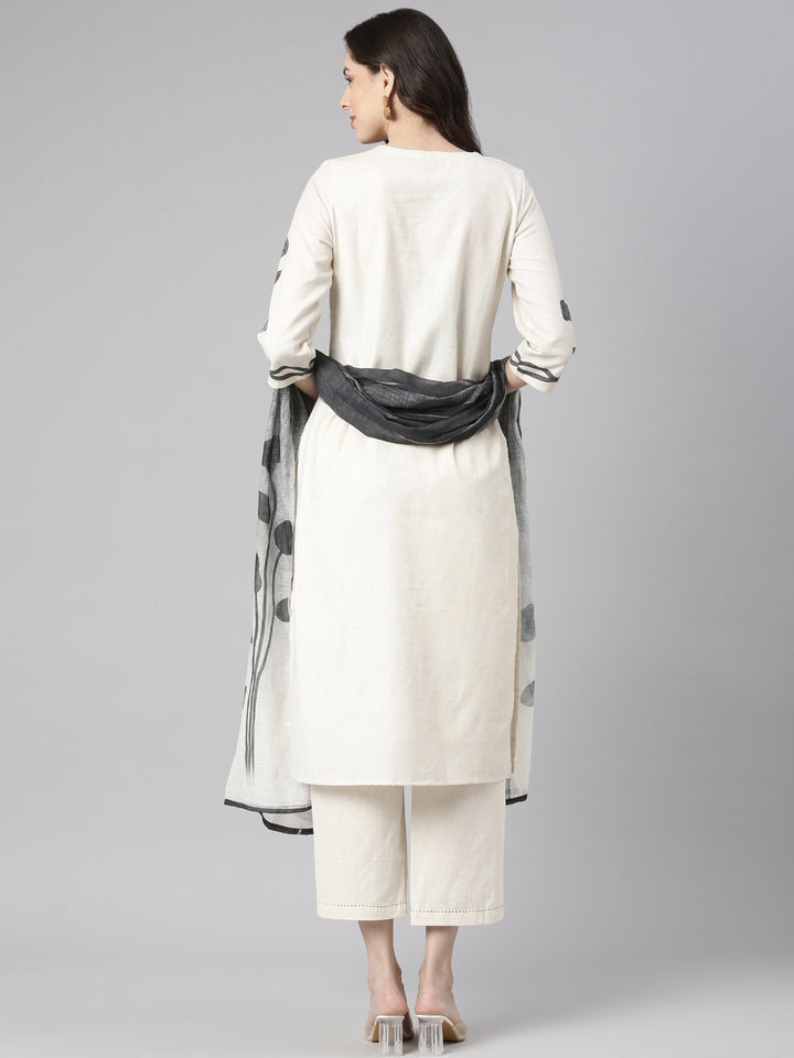 Neerus Off White Solid Straight Kurta and Trousers With Dupatta