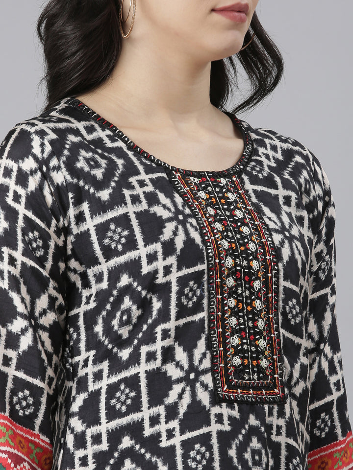 Neerus Black rayon high-low kurti - detail view 1
