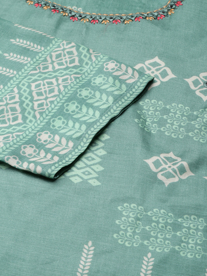 Neerus Green rayon printed high-low kurti - detail view 2