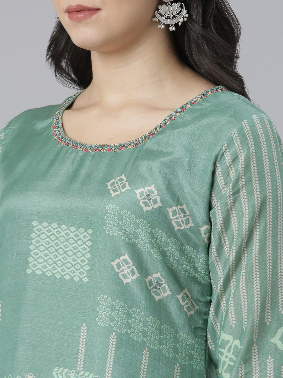 Neerus Green rayon printed high-low kurti - detail view 3