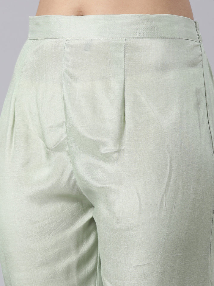 Neerus Green panelled straight suit set - detail view 3