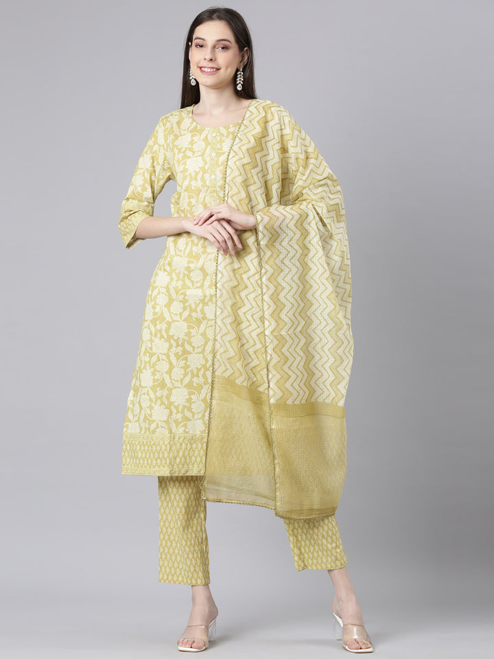 Neerus Green Printed Straight Kurta and Trousers With Dupatta